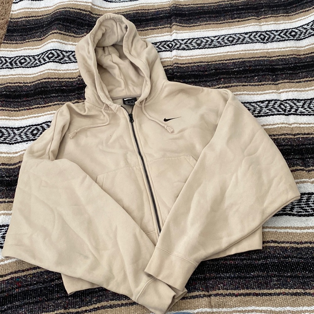 Women’s tan XL nike sweatshirt